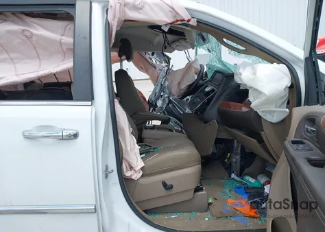 2015 Chrysler Town & Country Touring-L из США, поврежденный, VIN 2C4RC1CG3FR677619